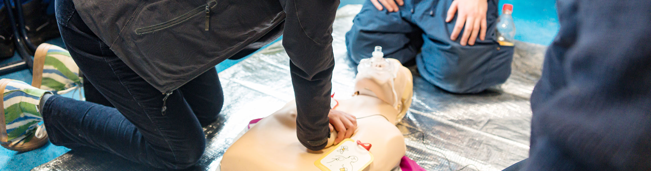 Erste Hilfe (BLS-AED-SRC) und Brandschutz 10 CZV-Kurs 1. Hilfe